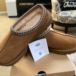 UGG Talsman Chestnut Sliipers! Women’s 9-new